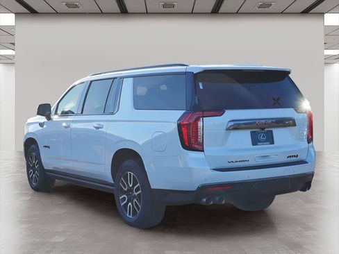 Used 2023 GMC Yukon XL AT4 w/ AT4 Premium Plus Package AWD/4WD image 4