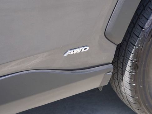 Used 2024 Toyota RAV4 LE AWD/4WD image 10