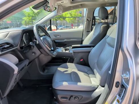 Certified 2024 Toyota Sienna Limited AWD/4WD image 20