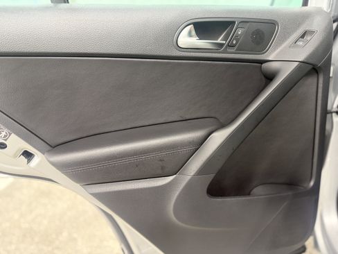 Used 2010 Volkswagen Tiguan Wolfsburg Edition image 17