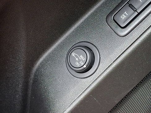 Certified 2019 Chevrolet Equinox Premier FWD image 26
