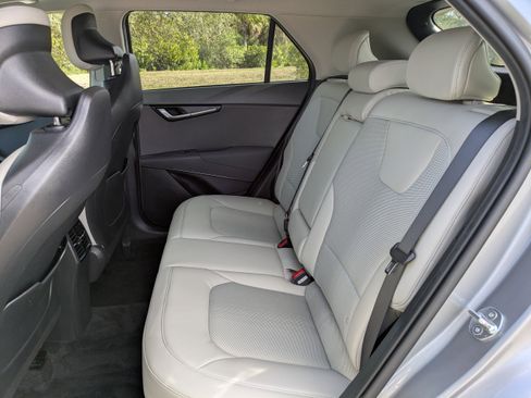 Certified 2024 Kia Niro EX Touring image 16