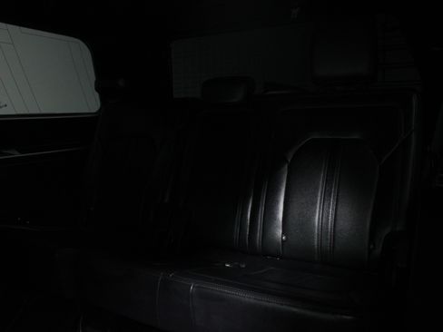 Used 2020 Ford Expedition Limited image 14
