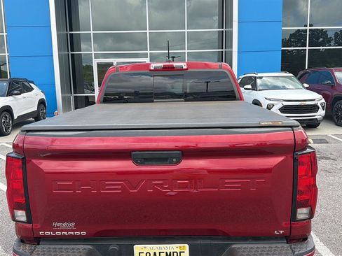 Used 2023 Chevrolet Colorado LT w/ LT Convenience Package AWD/4WD image 5