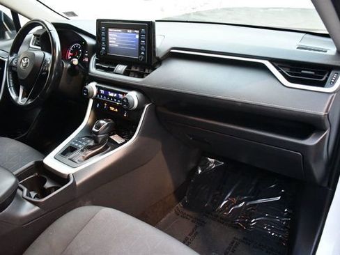Used 2019 Toyota RAV4 XLE w/ Convenience Package image 28