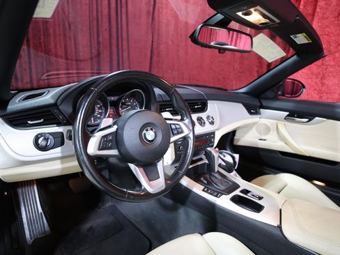 Used 2011 BMW Z4 sDrive30i image 14