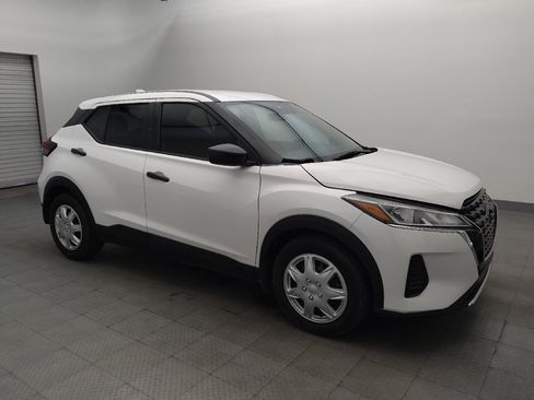 Used 2021 Nissan Kicks S FWD image 11