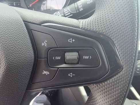 New 2026 Chevrolet Trax LS w/ LS Convenience Package FWD image 15