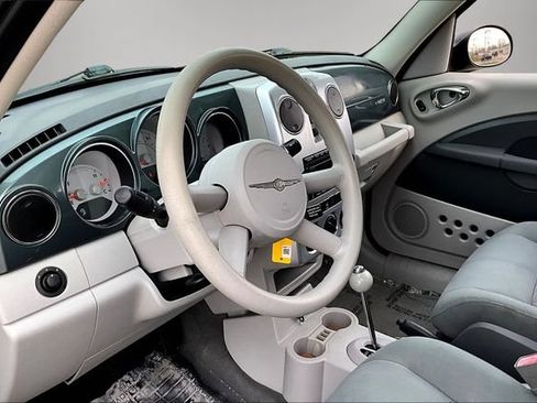 Used 2006 Chrysler PT Cruiser Touring FWD image 12