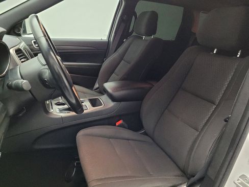 Used 2021 Jeep Grand Cherokee Laredo AWD/4WD image 17