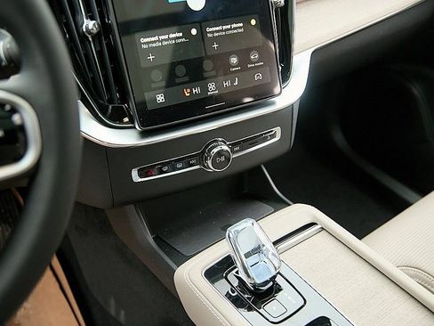 New 2026 Volvo XC90 T8 Ultra w/ Protection Package image 16