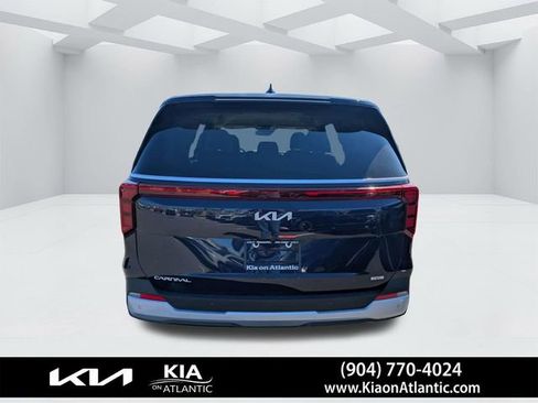 New 2026 Kia Carnival LXS FWD image 4