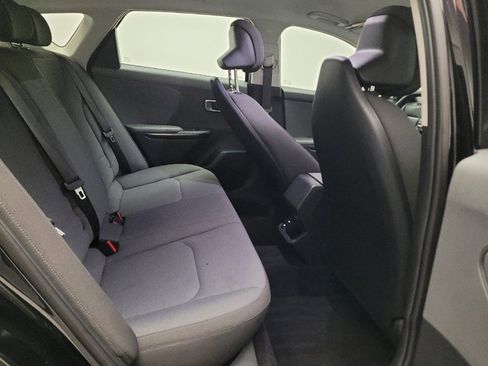 Used 2025 Kia K4 FWD image 19