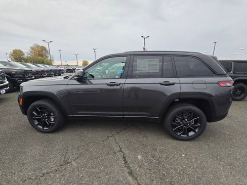 New 2025 Jeep Grand Cherokee Limited image 7