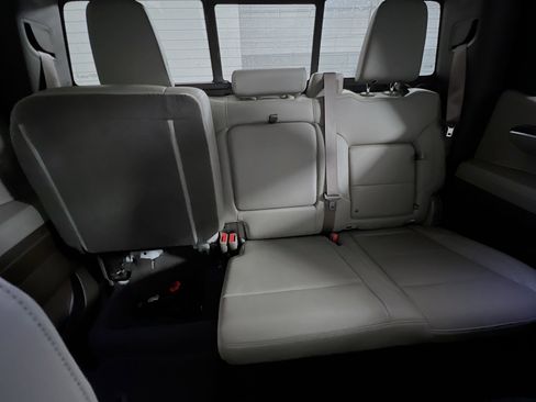 Used 2022 GMC Sierra 1500 SLT w/ SLT Premium Plus Package image 32