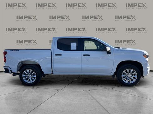 Used 2025 Chevrolet Silverado 1500 Custom image 6