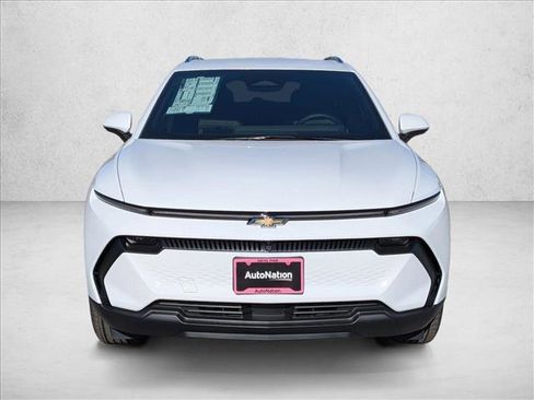 New 2026 Chevrolet Equinox EV LT image 2