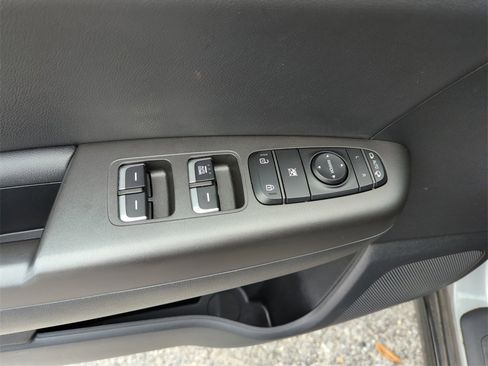 Used 2022 Kia Sportage Nightfall Edition image 19