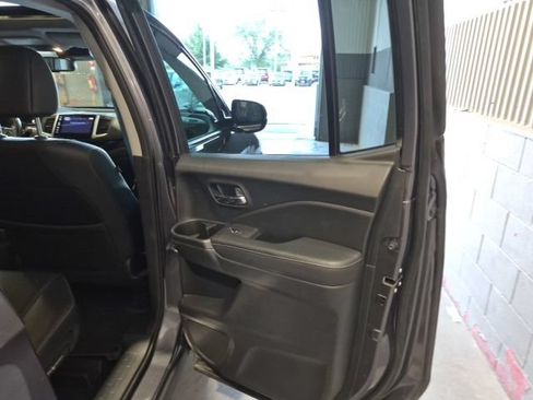 Used 2017 Honda Ridgeline RTL-E image 21