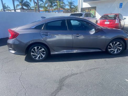 Used 2017 Honda Civic EX image 8