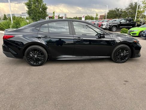 Used 2025 Toyota Camry SE AWD/4WD image 10