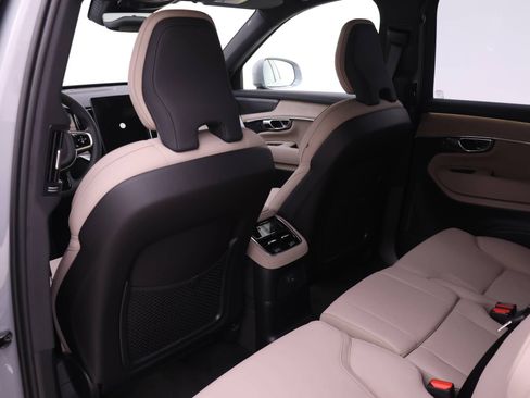 New 2026 Volvo XC90 T8 Plus w/ Protection Package Premier AWD/4WD image 13