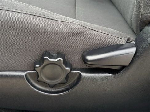 Used 2019 Toyota Tacoma TRD Sport w/ Technology Package image 28