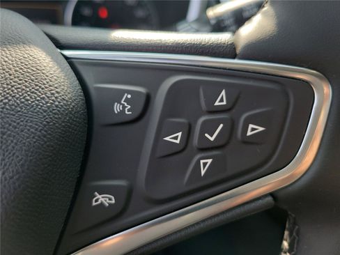 Used 2024 Chevrolet Equinox LT FWD image 22