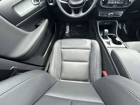New 2026 Volvo XC40 B5 Core AWD/4WD image 14
