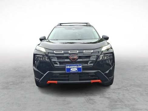 Used 2025 Nissan Rogue SV AWD/4WD image 2