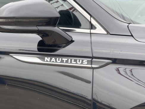 Used 2020 Lincoln Nautilus Reserve w/ Equipment Group 202A image 4
