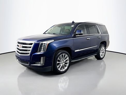 Used 2019 Cadillac Escalade Luxury RWD image 4