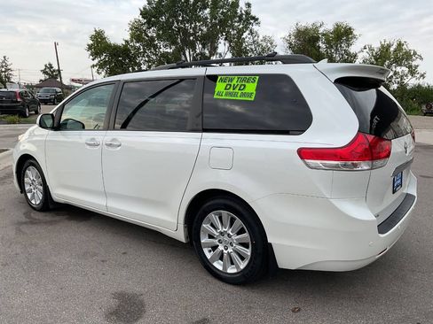 Used 2011 Toyota Sienna Limited w/ Premium Pkg AWD/4WD image 4