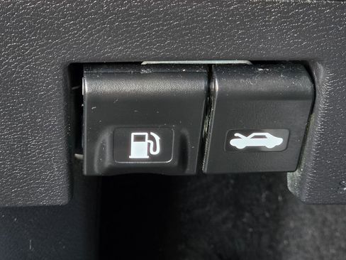Used 2024 Nissan Kicks SV FWD image 26