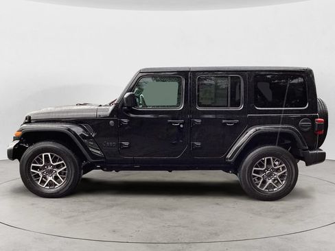 Certified 2025 Jeep Wrangler Unlimited Sahara AWD/4WD image 2