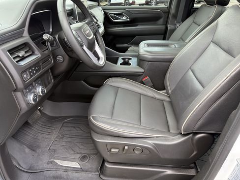 Used 2023 GMC Yukon SLT w/ SLT Premium Package AWD/4WD image 10