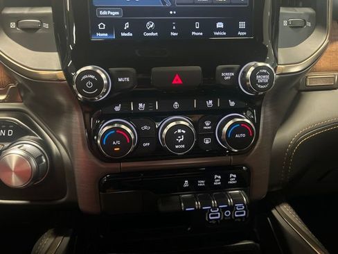 Used 2022 RAM 1500 Limited w/ Body Color Bumper Group AWD/4WD image 22