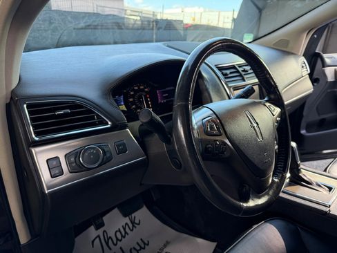 Used 2013 Lincoln MKX AWD image 9