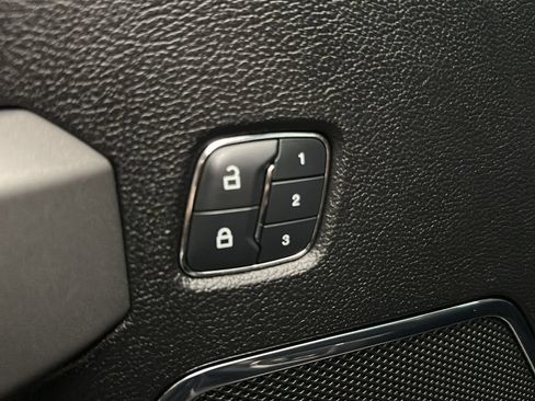 Used 2018 Ford F150 Platinum w/ Equipment Group 701A Luxury AWD/4WD image 13