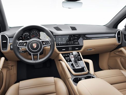 Certified 2023 Porsche Cayenne AWD/4WD image 5