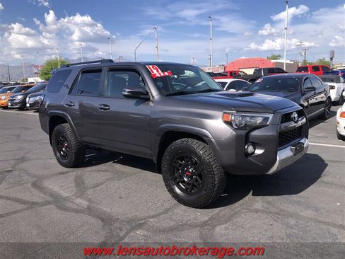 Used 2019 Toyota 4Runner TRD Off-Road Premium AWD/4WD image 4