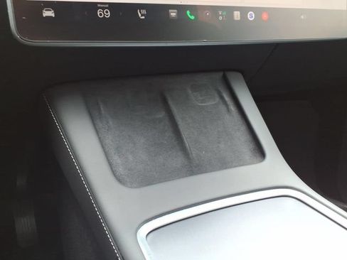 Used 2023 Tesla Model Y Long Range AWD/4WD image 18