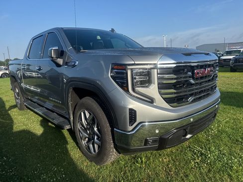 Used 2024 GMC Sierra 1500 SLT w/ SLT Premium Plus Package AWD/4WD image 3