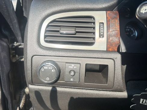 Used 2009 GMC Yukon Denali AWD/4WD image 21