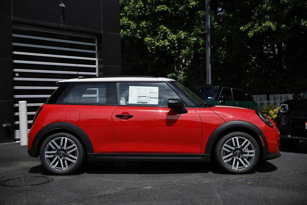 New 2026 MINI Cooper 2-Door Hardtop FWD image 4