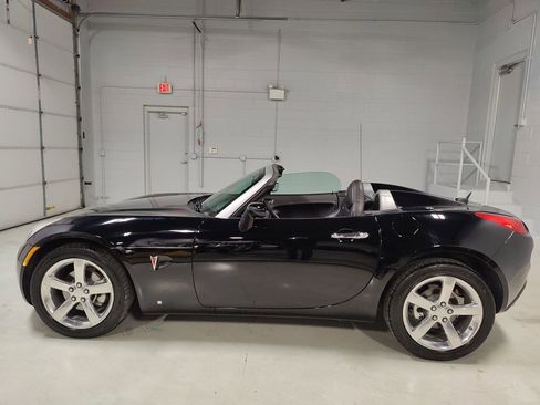 Used 2008 Pontiac Solstice GXP w/ Premium Package image 16