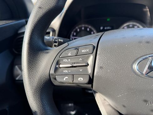 Used 2020 Hyundai Veloster 2.0 image 22