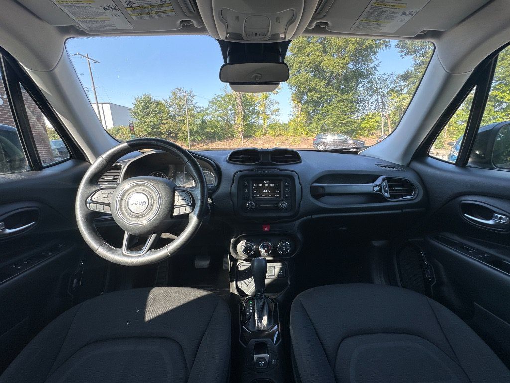 Used 2017 Jeep Renegade Altitude FWD image 26
