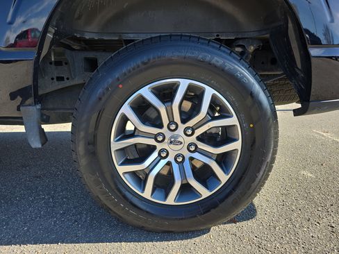 Used 2022 Ford F150 Lariat image 33