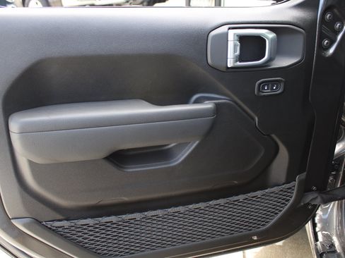 New 2026 Jeep Gladiator Sport image 9